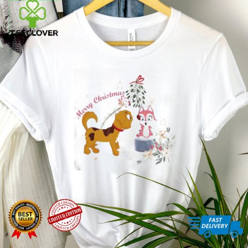 Dog Kissing Cat Under The Mistletoe Merry Christmas Shirt