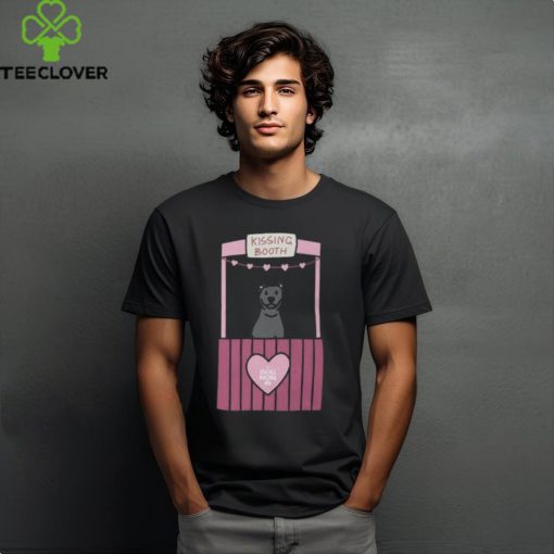 Dog Mom Kissing Booth Shirt