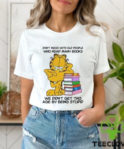 Don’t mess with old people who read many books hoodie, sweater, longsleeve, shirt v-neck, t-shirt