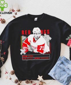 Dylan Larkin number 71 Detroit Red Wings ice hockey player pose paper gift hoodie, sweater, longsleeve, shirt v-neck, t-shirt