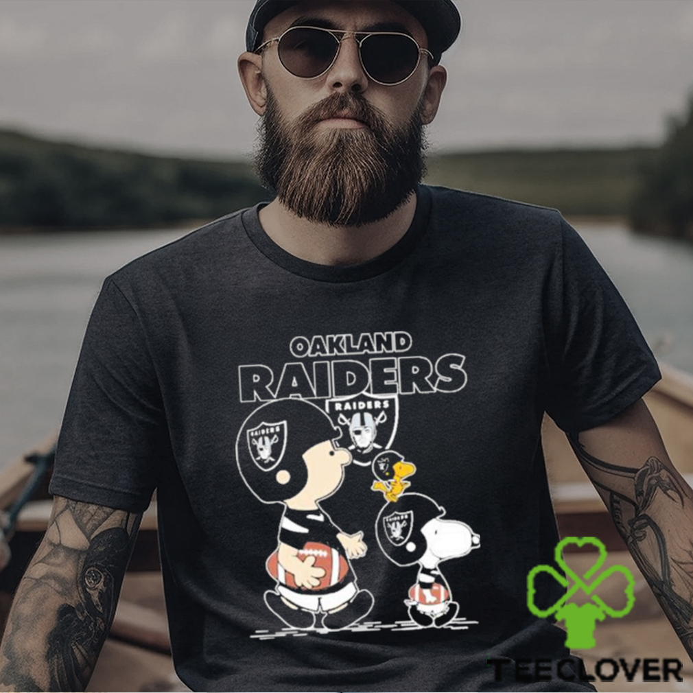Oakland Raiders Snoopy Plays The Football Game shirt Oakland Raiders Snoopy Plays The Football Game shirt