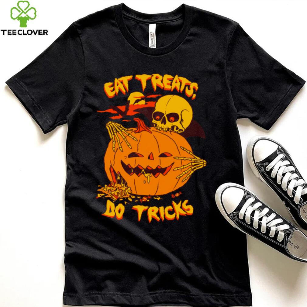 Eat Treats Do Tricks Funny Design For Halloween shirt Eat Treats Do Tricks Funny Design For Halloween shirt