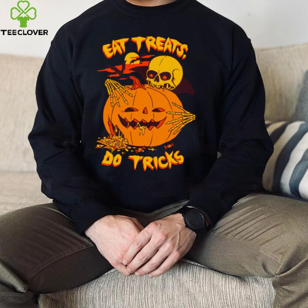 Eat Treats Do Tricks Funny Design For Halloween shirt Eat Treats Do Tricks Funny Design For Halloween shirt