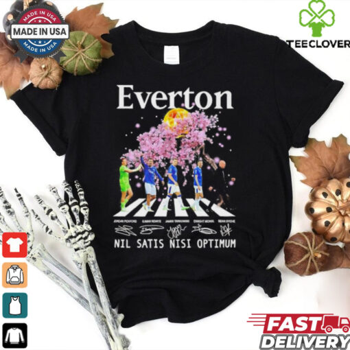 Everton Sean Dyche Mcneil Tarkowski Ndiaye Pickford road nil satis nisi optimum signatures shirt