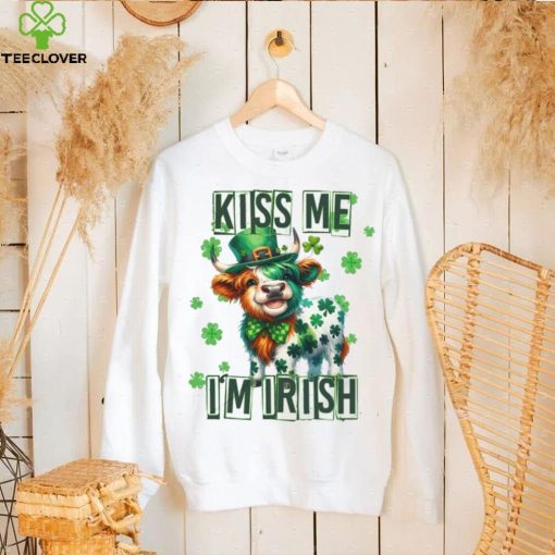 Funny Cow Kiss me I’m Irish St, Patrick’s Day Shirt