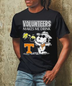 Snoopy And Woodstock Tennessee Volunteers Makes Me Drinks Shirt
