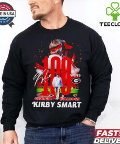 Georgia Bulldogs Kirby Smart 100 wins signatures shirt