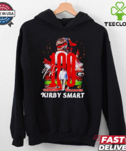 Georgia Bulldogs Kirby Smart 100 wins signatures shirt
