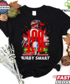 Georgia Bulldogs Kirby Smart 100 wins signatures shirt