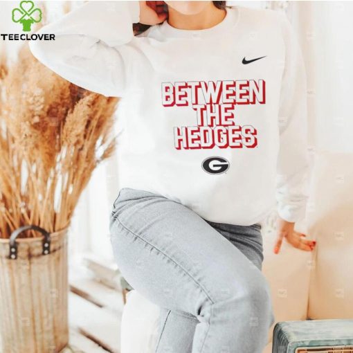 Georgia Bulldogs between the hedges Nike hoodie, sweater, longsleeve, shirt v-neck, t-shirt