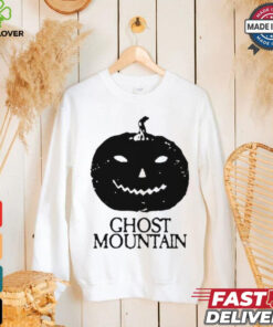 Ghost mountain pumpkin not worth this pain Halloween Shirt