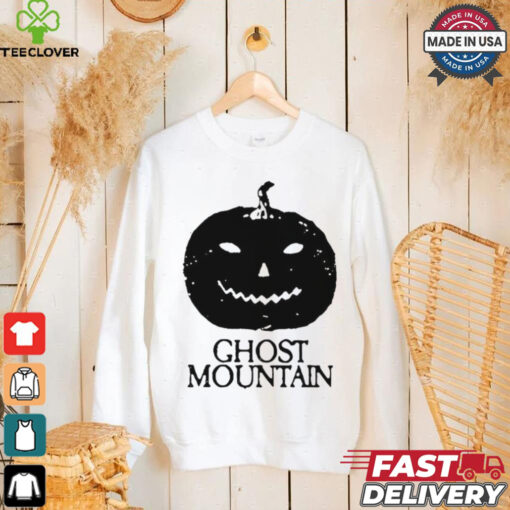 Ghost mountain pumpkin not worth this pain Halloween Shirt