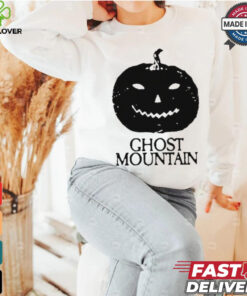 Ghost mountain pumpkin not worth this pain Halloween Shirt