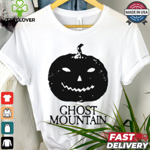 Ghost mountain pumpkin not worth this pain Halloween Shirt