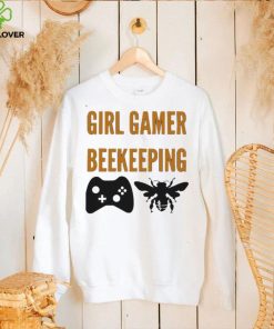 Girl Gamer Beekeeping Funny Video Gamer Shirt