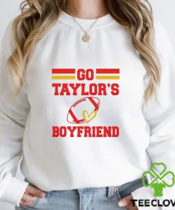 Go Taylor’s boyfriend shirt