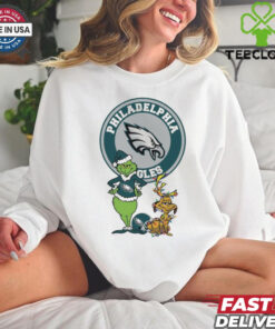 Grinch And Max Philadelphia Eagles Merry Christmas 2024 Shirt
