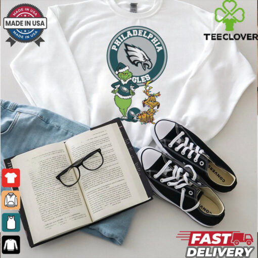 Grinch And Max Philadelphia Eagles Merry Christmas 2024 Shirt
