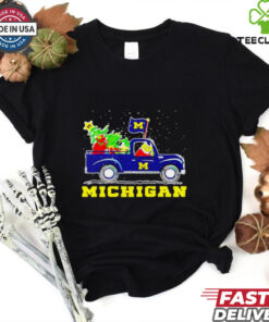 Grinch driving car Michigan Wolverines flag Christmas shirt
