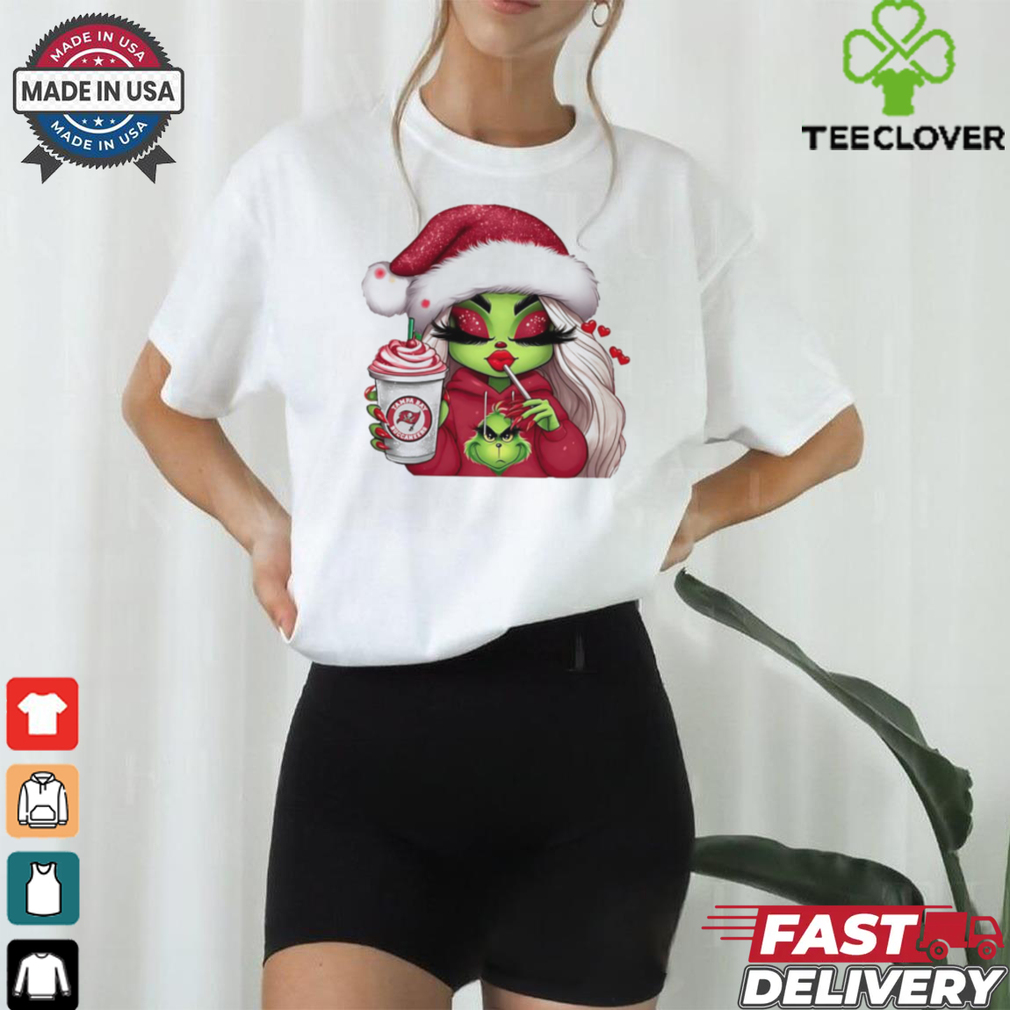 Grinch girl Tampa Bay Buccaneers drink juice Christmas shirt Grinch girl Tampa Bay Buccaneers drink juice Christmas shirt