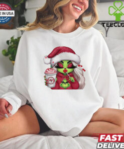 Grinch girl Tampa Bay Buccaneers drink juice Christmas shirt 3 Grinch girl Tampa Bay Buccaneers drink juice Christmas shirt