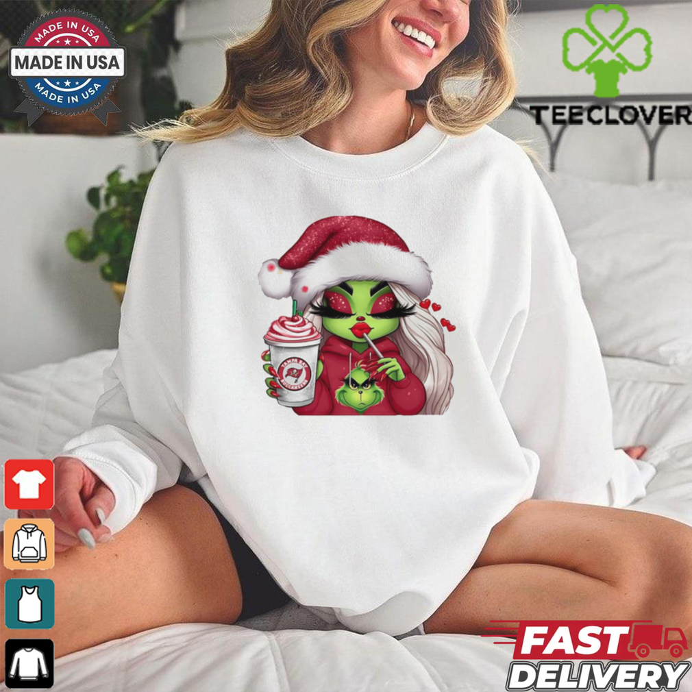 Grinch girl Tampa Bay Buccaneers drink juice Christmas shirt Grinch girl Tampa Bay Buccaneers drink juice Christmas shirt