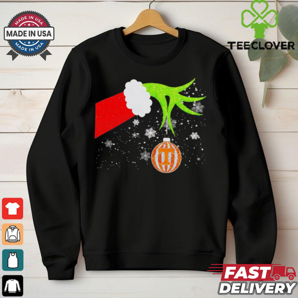 Grinch hand holding Tennessee Volunteers Christmas shirt Grinch hand holding Tennessee Volunteers Christmas shirt