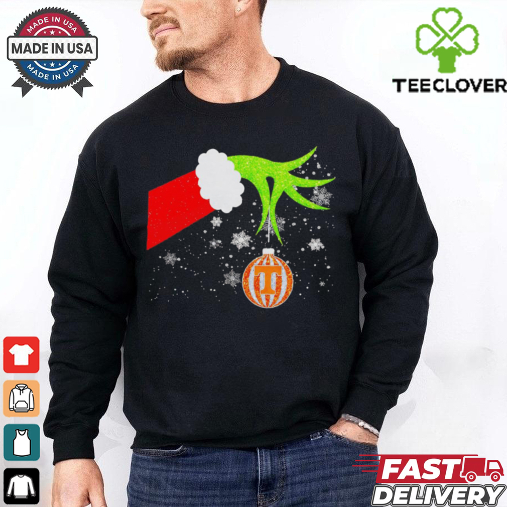 Grinch hand holding Tennessee Volunteers Christmas shirt Grinch hand holding Tennessee Volunteers Christmas shirt
