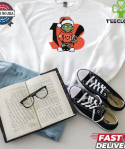Grinch hug ball Cincinnati Bengals Christmas shirt