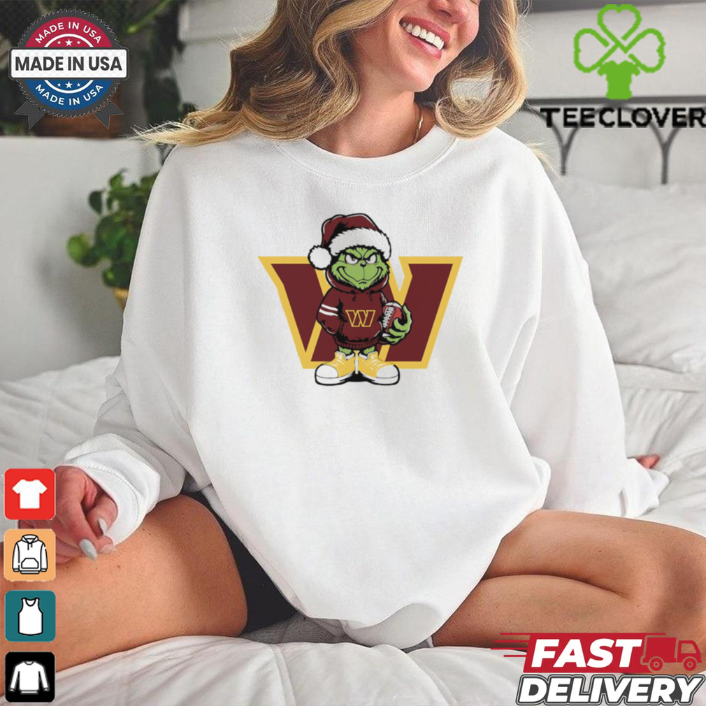 Grinch hug ball Washington Commanders Christmas shirt Grinch hug ball Washington Commanders Christmas shirt