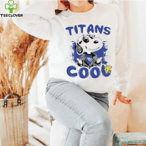 Happy Snoopy cartoon Tennessee Titans cool logo 2024 hoodie, sweater, longsleeve, shirt v-neck, t-shirt