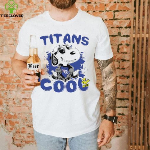 Happy Snoopy cartoon Tennessee Titans cool logo 2024 hoodie, sweater, longsleeve, shirt v-neck, t-shirt