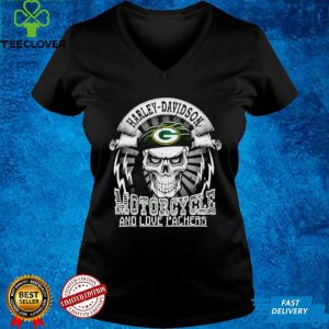 Harley Davidson Motorcycle and love Green Bay Packers shirt