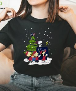 Houston Texans Are Coming To Town Snoopy Christmas Shirt 1 Houston Texans Are Coming To Town Snoopy Christmas Shirt