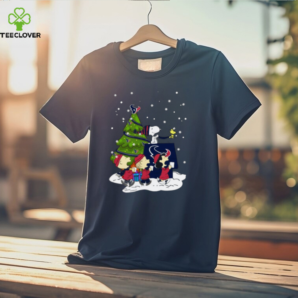 Houston Texans Are Coming To Town Snoopy Christmas Shirt Houston Texans Are Coming To Town Snoopy Christmas Shirt