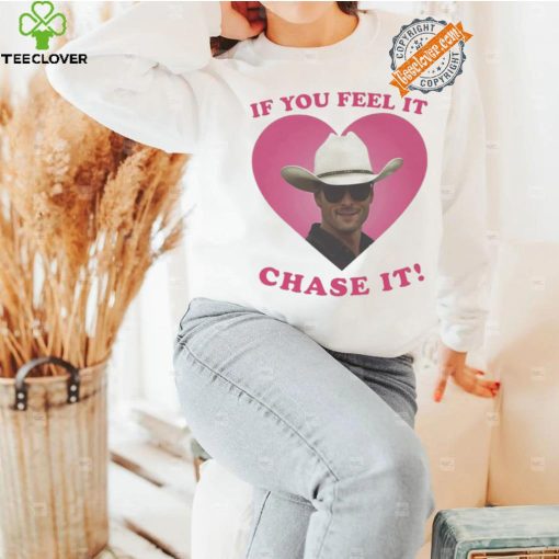 If You Feel It Chase It Glen Powell as Tyler Owens T Shirt