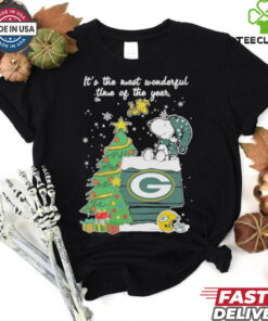 It’s The Most Wonderful Time Of The Years Peanuts And Friends X Green Bay Packers Merry Christmas Shirt