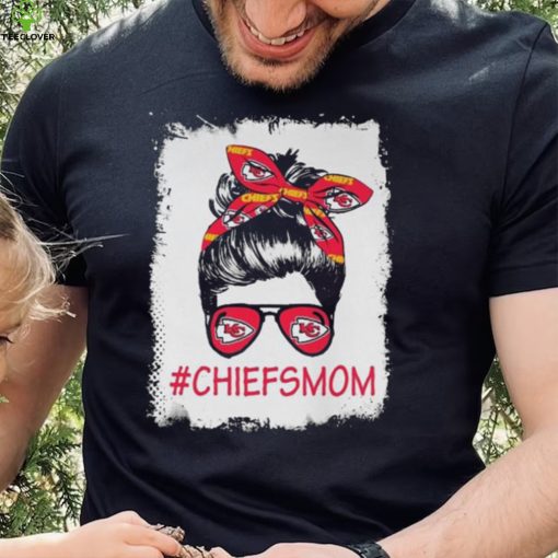 Messy Bun chiefsmom Kansas City Chiefs T Shirt