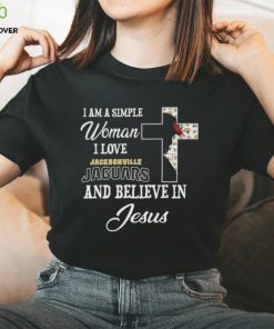 Jacksonville jaguars I am a simple woman I love jacksonville jaguars and believe in jesus 2024 hoodie, sweater, longsleeve, shirt v-neck, t-shirt