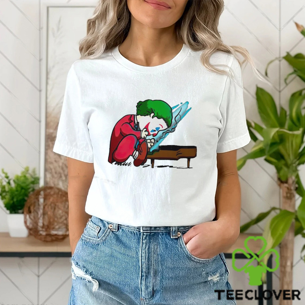Joker playing the piano in the style of Peanuts shirt Joker playing the piano in the style of Peanuts shirt