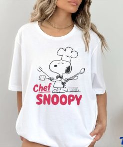 Juniors' Peanuts Chef Snoopy shirt