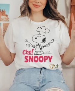 Juniors' Peanuts Chef Snoopy shirt