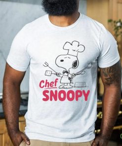 Juniors' Peanuts Chef Snoopy shirt