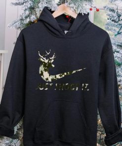 Just Shoot It Funny Nike Hunting Deer shirt