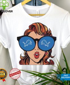 Just a girl with love glassess Detroit Lions shirt