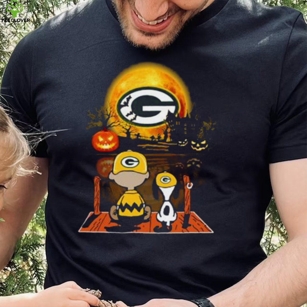 Hot Snoopy And Charlie Brown Pumpkin Green Bay Packers Halloween Moon Charlie Brown Halloween Shirt Hot Snoopy And Charlie Brown Pumpkin Green Bay Packers Halloween Moon Charlie Brown Halloween Shirt