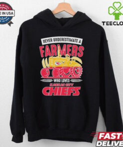 Kansas City Chiefs Never Underestimate A Farmers Who Loves T shirts