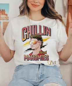 Kansas City Chiefs Patrick Mahomes chillin with Mahomies shirt