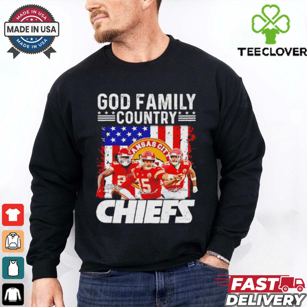 Kansas City Chiefs Patrick Mahomes god family country Chiefs signatures shirt Kansas City Chiefs Patrick Mahomes god family country Chiefs signatures shirt