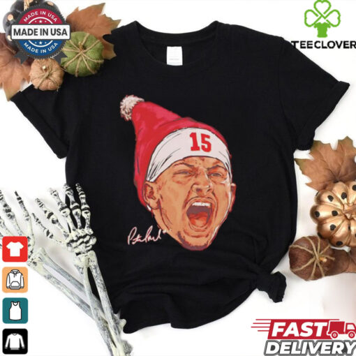 Kansas City Chiefs Patrick Mahomes wearing Santa hat signature shirt